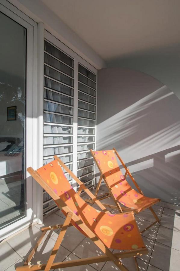 דירות Le Marin Un Pied-A-Terre Face A La Marina מראה חיצוני תמונה